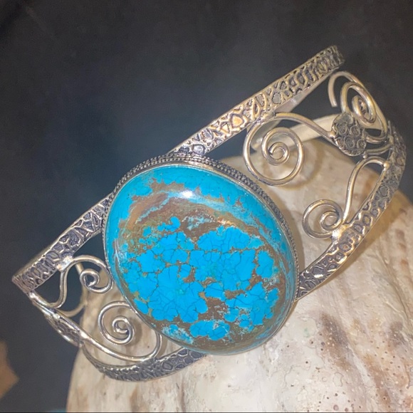 Turquoise Natural Gemstone handcrafted cuff - Picture 2 of 5